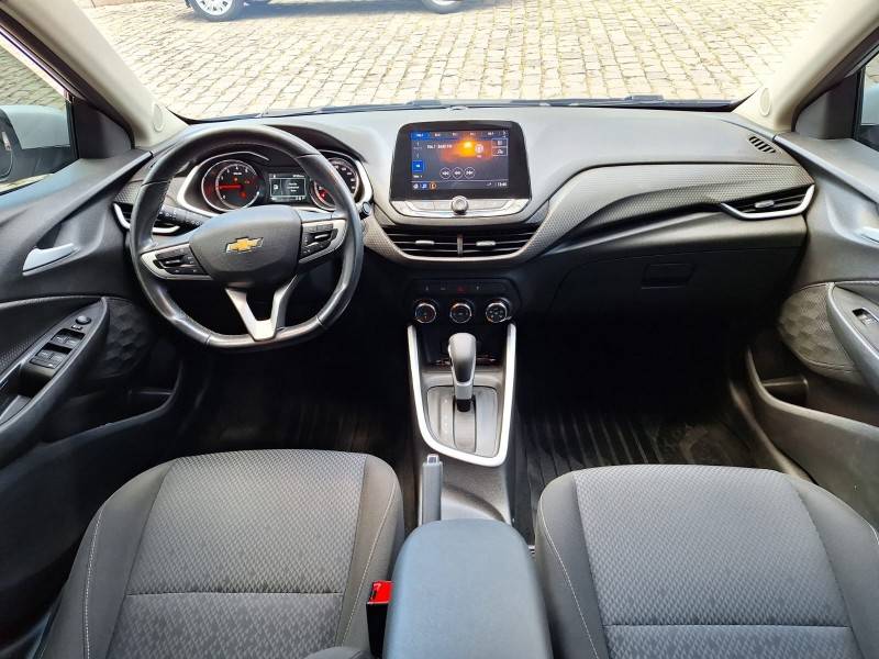 CHEVROLET - ONIX - 2020/2021 - Prata - R$ 80.900,00