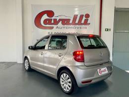 VOLKSWAGEN - FOX - 2010/2011 - Prata - R$ 32.900,00