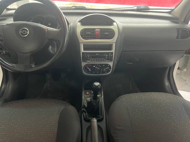 CHEVROLET - CORSA - 2011/2011 - Branca - R$ 32.900,00