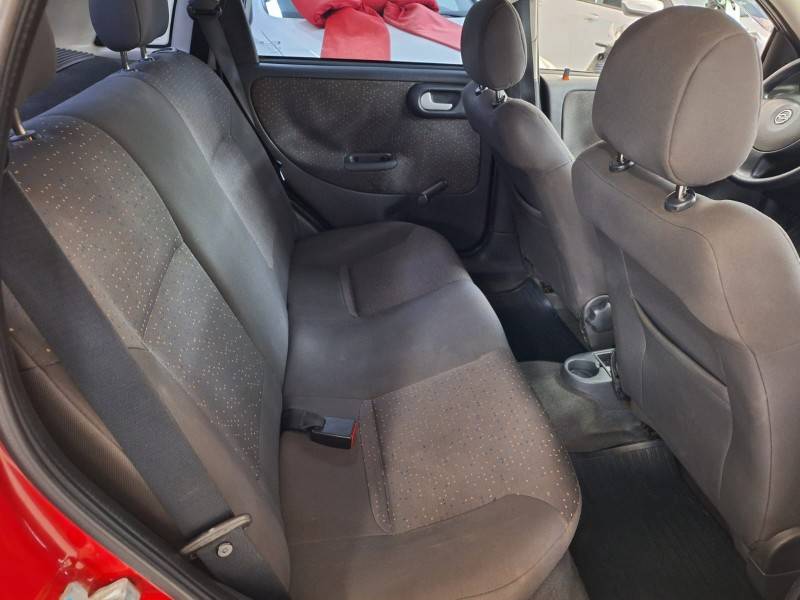 CHEVROLET - CORSA - 2010/2011 - Vermelha - R$ 33.900,00