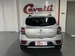 RENAULT - SANDERO - 2015/2015 - Prata - R$ 45.900,00