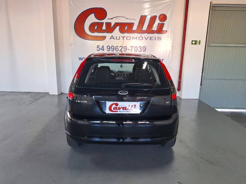 FORD - FIESTA - 2010/2011 - Preta - R$ 32.900,00
