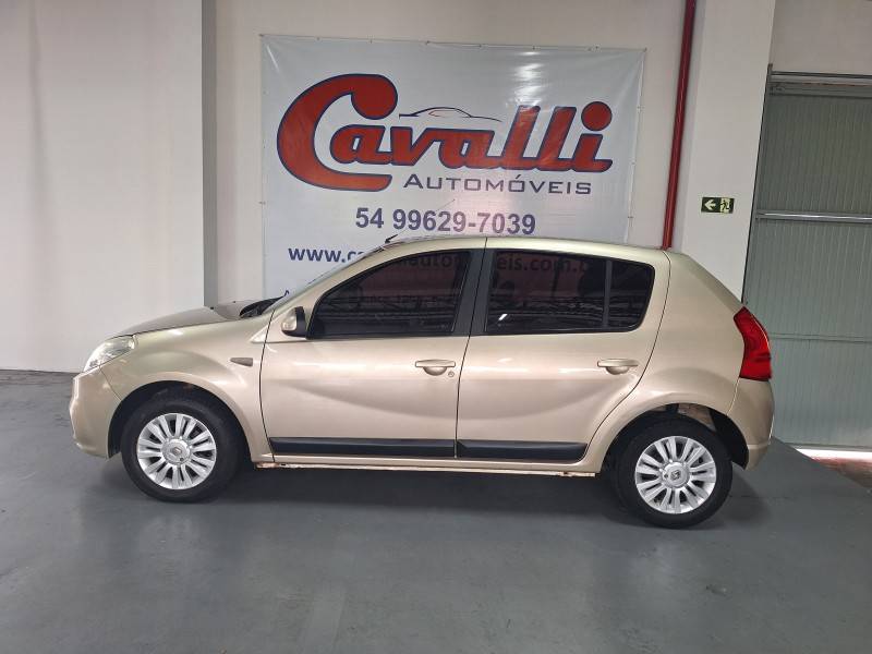 RENAULT - SANDERO - 2011/2012 - Bege - R$ 37.900,00