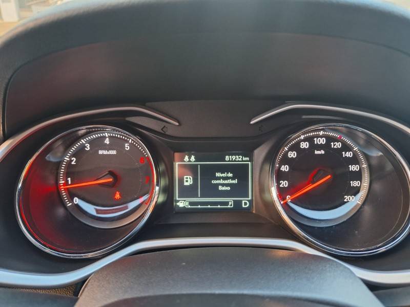 CHEVROLET - ONIX - 2019/2020 - Vermelha - R$ 78.900,00