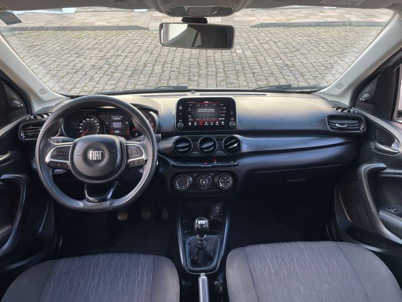 FIAT - ARGO - 2021/2022 - Branca - R$ 61.900,00