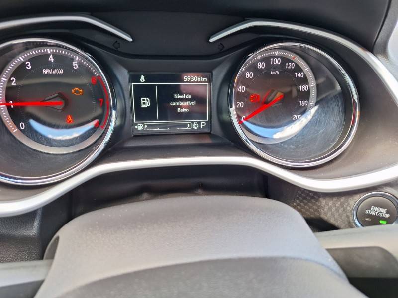 CHEVROLET - ONIX - 2020/2021 - Prata - R$ 80.900,00
