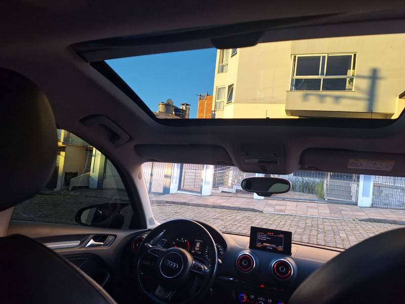 AUDI - A3 - 2014/2015 - Vermelha - R$ 89.900,00