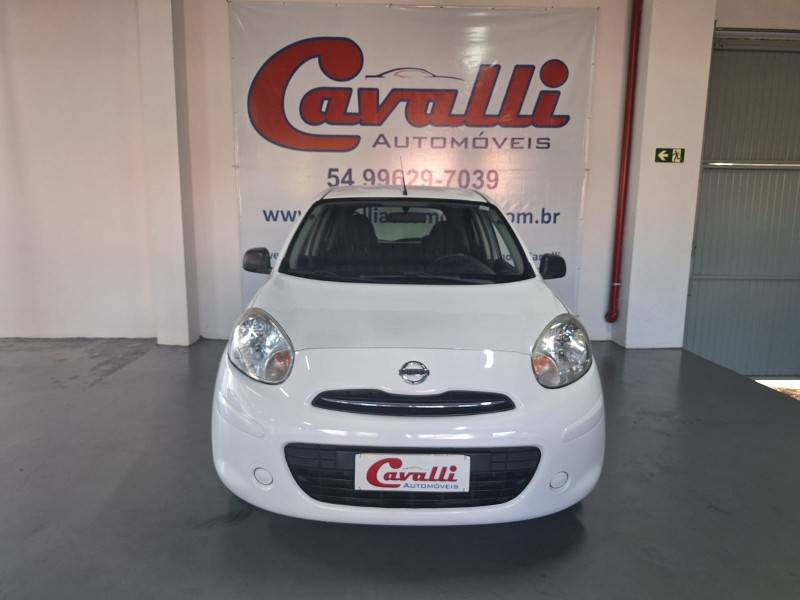 NISSAN - MARCH - 2011/2012 - Branca - R$ 31.900,00