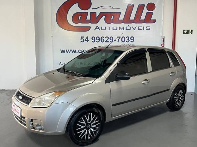 FORD - FIESTA - 2007/2008 - Prata - R$ 19.900,00