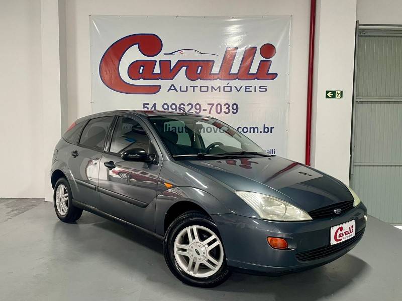FORD - FOCUS - 2003/2003 - Cinza - R$ 19.900,00