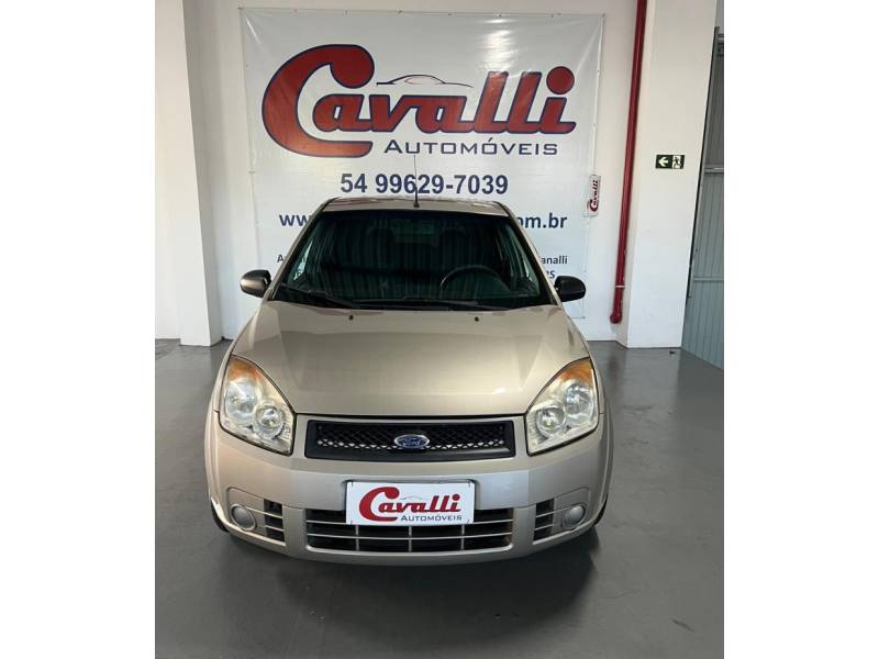 FORD - FIESTA - 2007/2008 - Prata - R$ 19.900,00