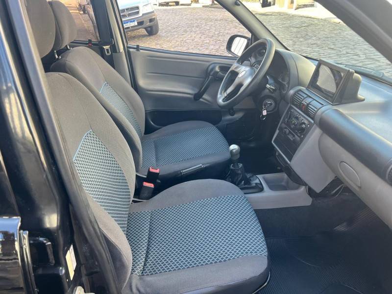 CHEVROLET - CLASSIC - 2012/2012 - Preta - R$ 25.900,00