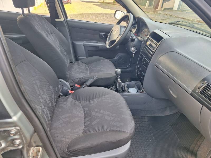 FIAT - SIENA - 2009/2010 - Cinza - R$ 29.900,00