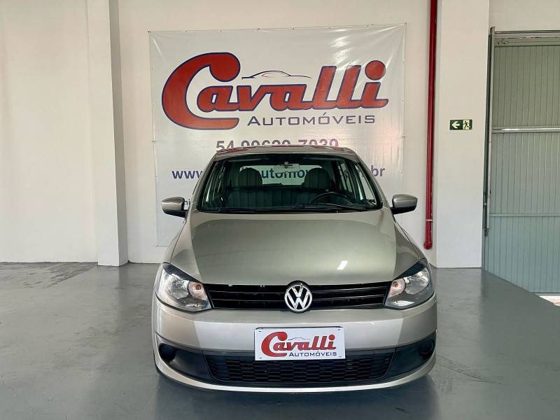VOLKSWAGEN - FOX - 2010/2011 - Prata - R$ 32.900,00