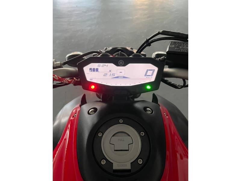 YAMAHA - MT - 2015/2016 - Vermelha - R$ 37.900,00