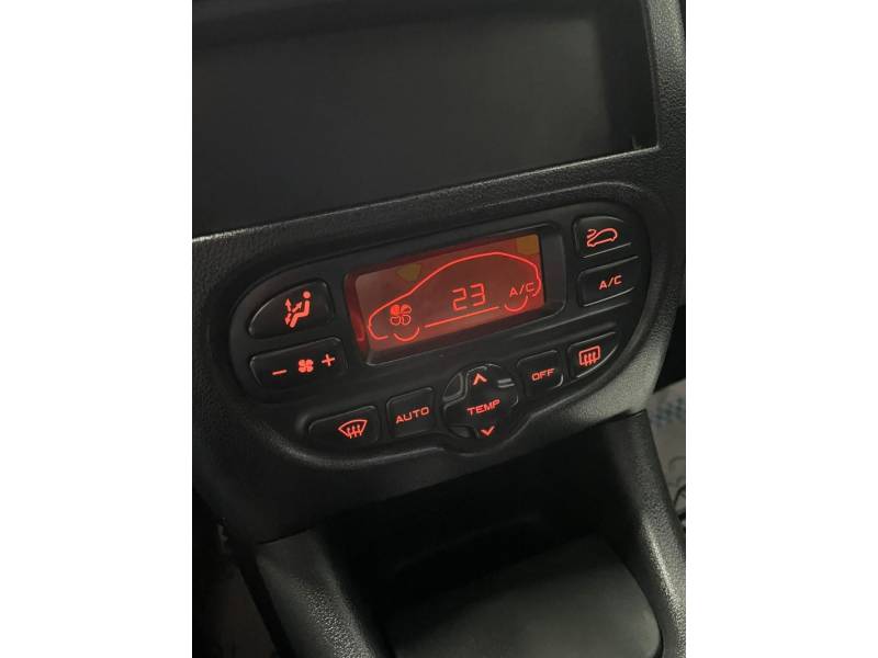 PEUGEOT - 207 - 2011/2012 - Branca - R$ 25.900,00