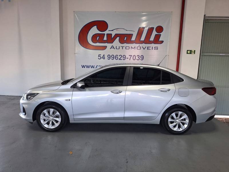 CHEVROLET - ONIX - 2020/2021 - Prata - R$ 80.900,00