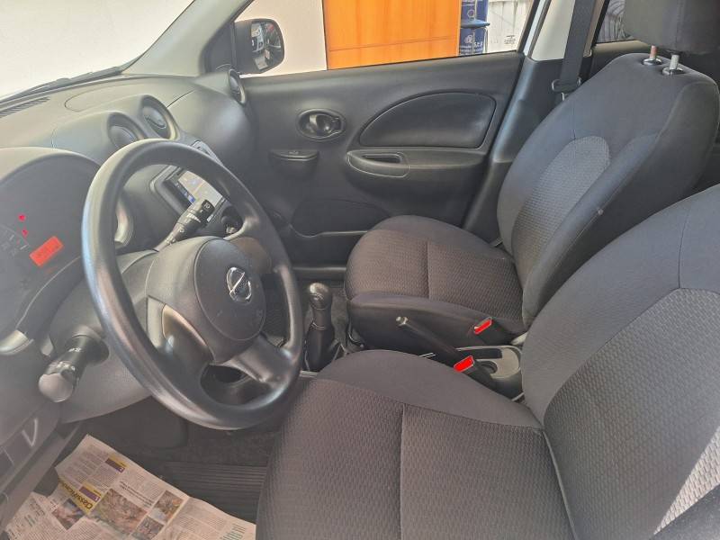 NISSAN - MARCH - 2011/2012 - Branca - R$ 31.900,00