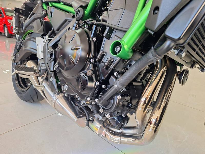 KAWASAKI - Z650 SE - 2021/2022 - Verde - R$ 43.900,00