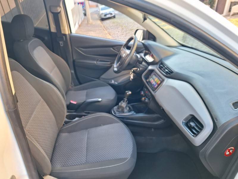 CHEVROLET - ONIX - 2019/2019 - Branca - R$ 52.900,00