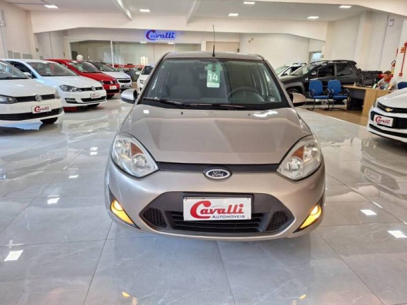 FORD - FIESTA - 2013/2014 - Prata - R$ 31.900,00