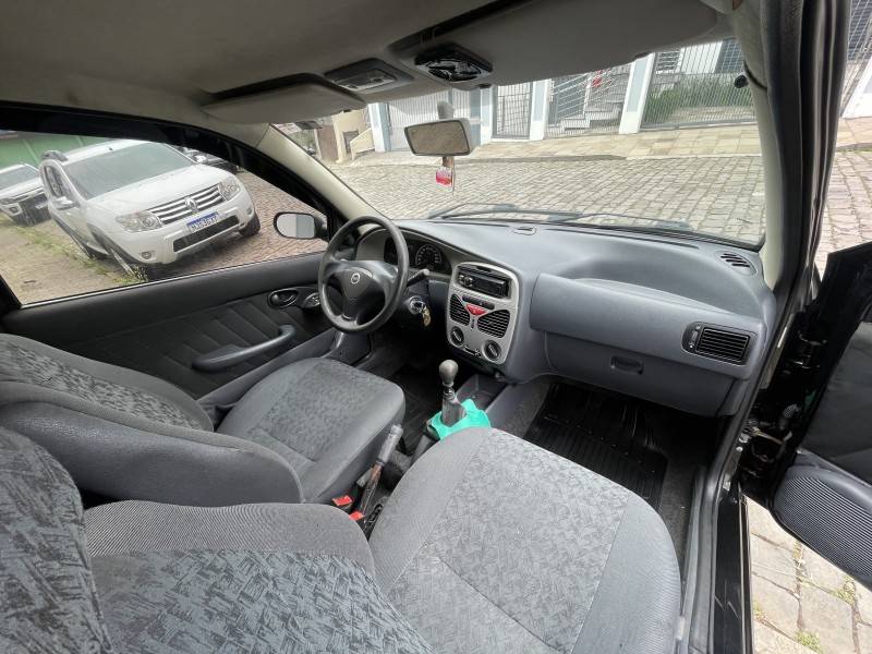 FIAT - PALIO - 2004/2005 - Preta - R$ 17.900,00