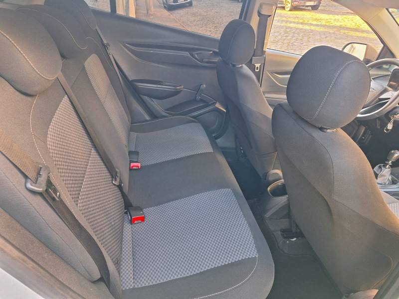 CHEVROLET - ONIX - 2019/2019 - Branca - R$ 52.900,00