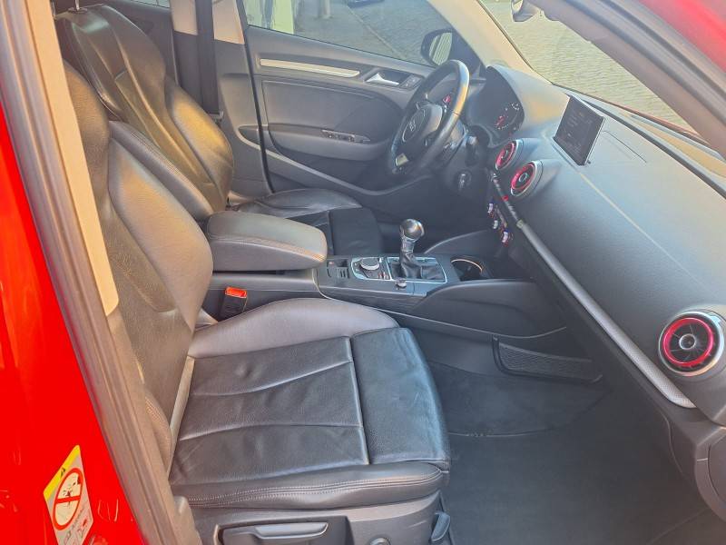 AUDI - A3 - 2014/2015 - Vermelha - R$ 89.900,00