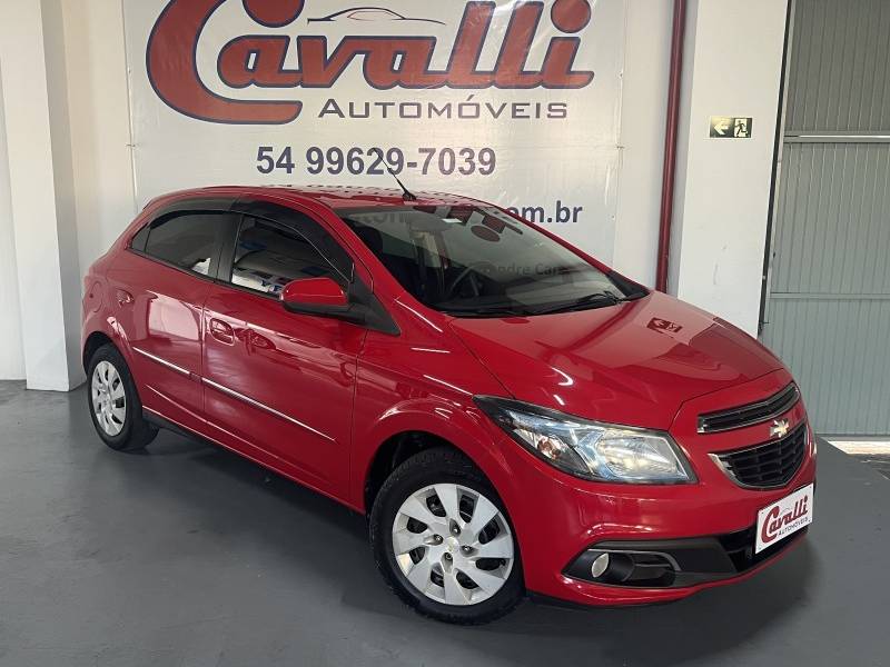CHEVROLET - ONIX - 2012/2013 - Vermelha - R$ 44.900,00