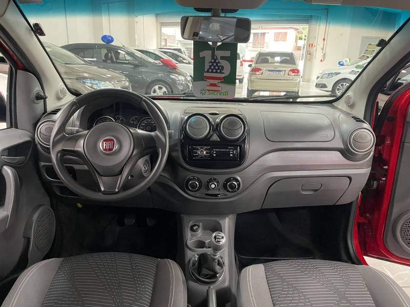 FIAT - PALIO - 2014/2015 - Vermelha - R$ 39.900,00