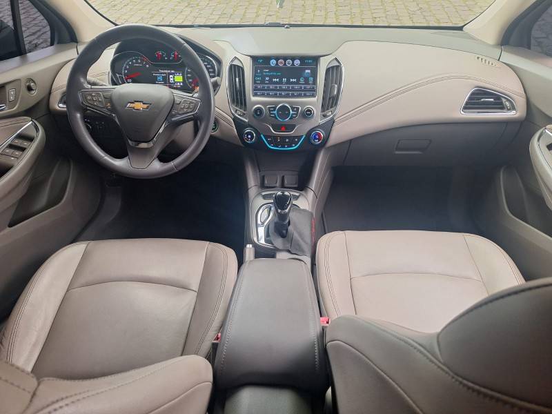 CHEVROLET - CRUZE - 2017/2018 - Preta - R$ 91.900,00