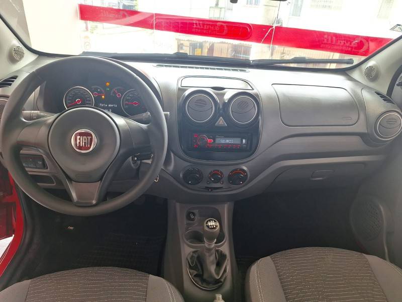 FIAT - PALIO - 2013/2014 - Vermelha - R$ 33.900,00
