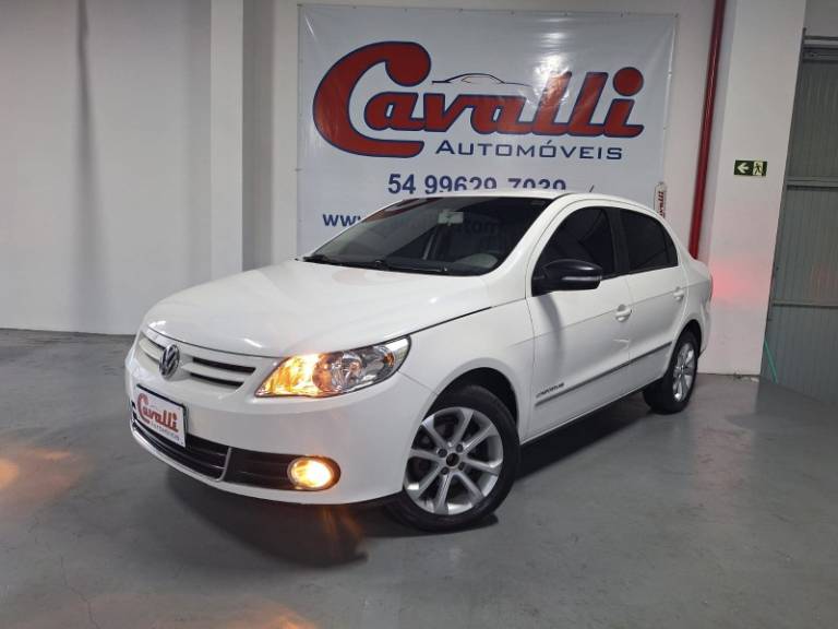 VOLKSWAGEN - VOYAGE - 2010/2011 - Branca - R$ 34.900,00