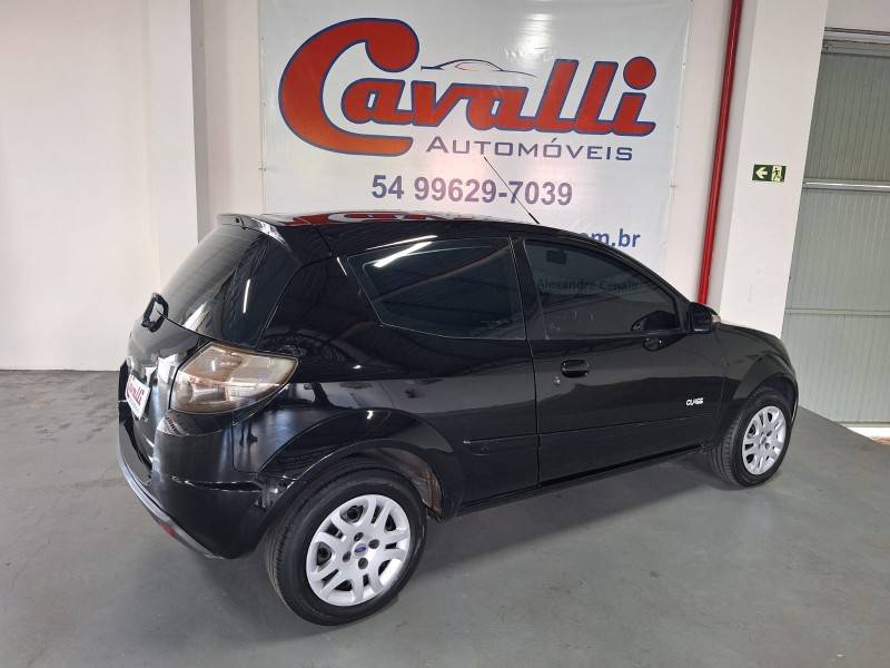 FORD - KA - 2011/2012 - Preta - R$ 24.900,00