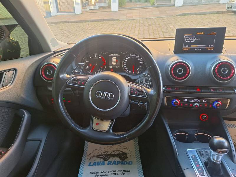 AUDI - A3 - 2014/2015 - Vermelha - R$ 89.900,00