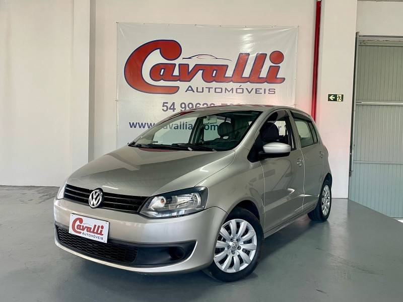 VOLKSWAGEN - FOX - 2010/2011 - Prata - R$ 32.900,00