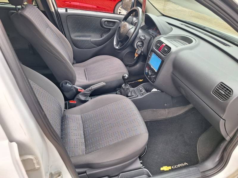 CHEVROLET - CORSA - 2011/2012 - Branca - R$ 32.900,00