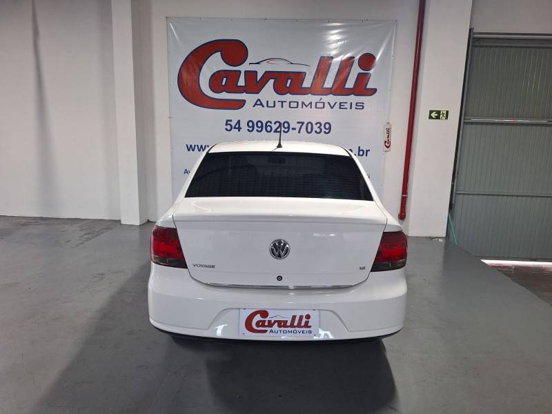 VOLKSWAGEN - VOYAGE - 2010/2011 - Branca - R$ 34.900,00