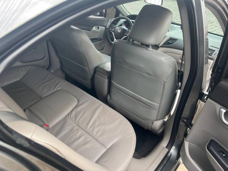 HONDA - CIVIC - 2013/2014 - Cinza - R$ 73.900,00