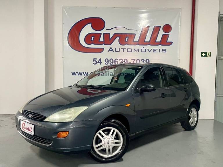 FORD - FOCUS - 2003/2003 - Cinza - R$ 19.900,00