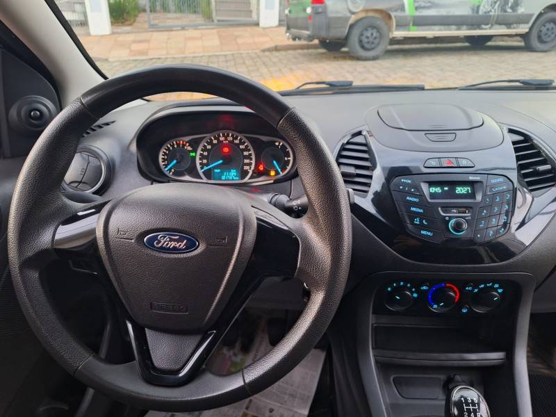 FORD - KA + - 2015/2016 - Prata - R$ 43.900,00