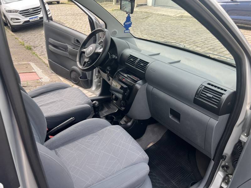 VOLKSWAGEN - SPACEFOX - 2006/2007 - Prata - R$ 29.900,00