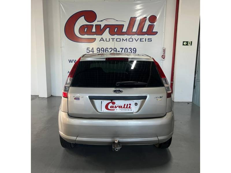 FORD - FIESTA - 2007/2008 - Prata - R$ 19.900,00