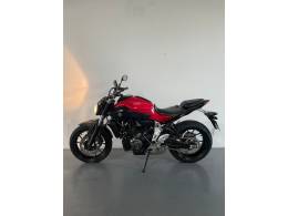 YAMAHA - MT - 2015/2016 - Vermelha - R$ 37.900,00