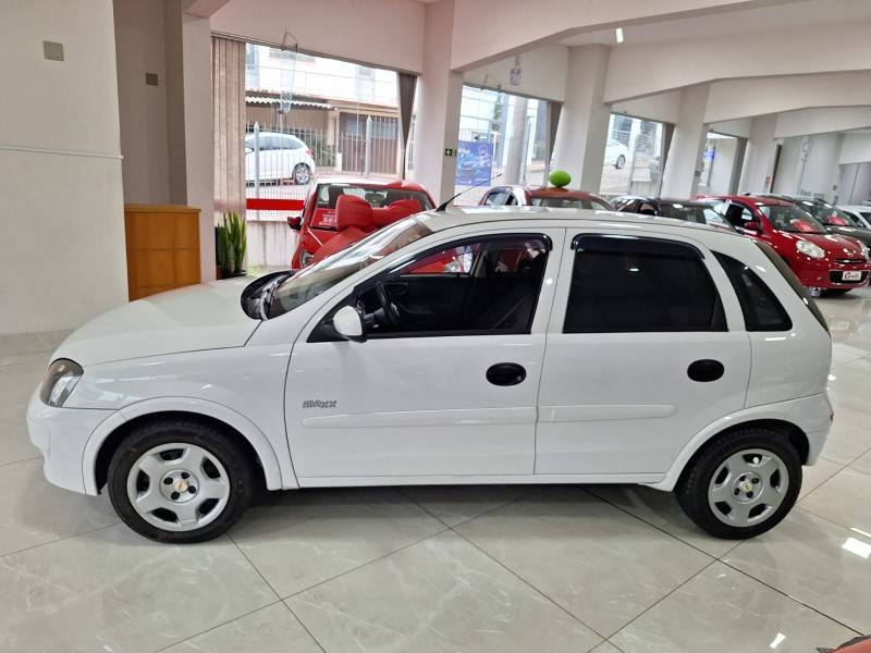 CHEVROLET - CORSA - 2011/2012 - Branca - R$ 32.900,00