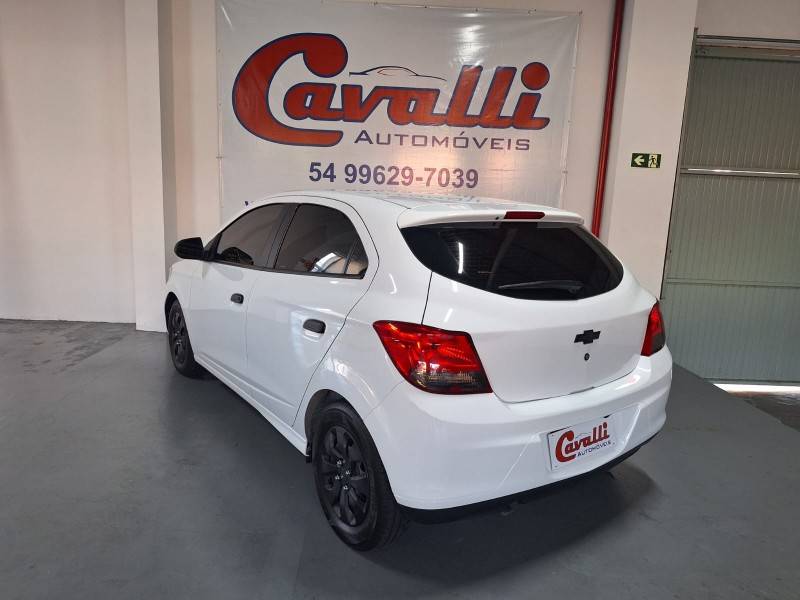CHEVROLET - ONIX - 2019/2019 - Branca - R$ 52.900,00