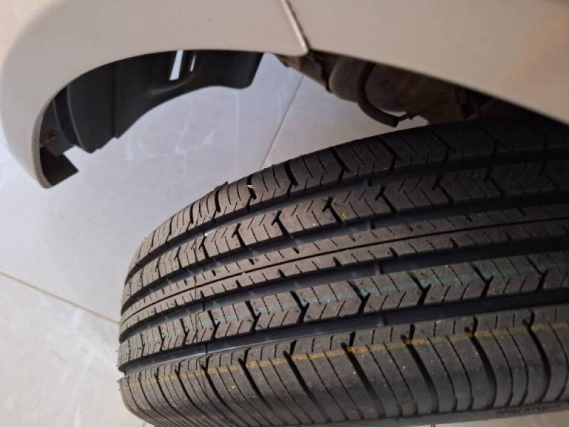 FORD - FIESTA - 2013/2014 - Prata - R$ 31.900,00