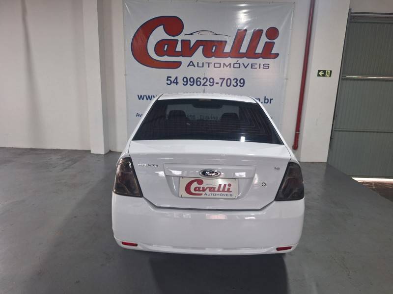 FORD - FIESTA - 2012/2013 - Branca - R$ 34.900,00