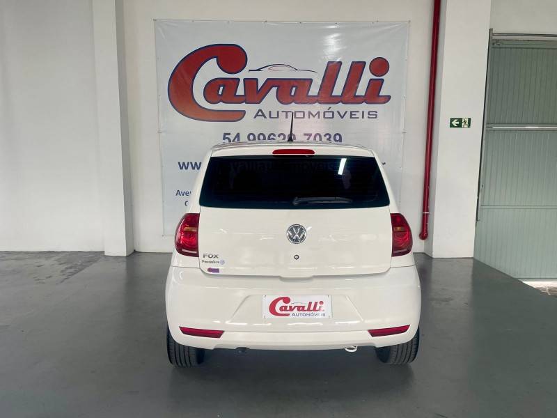 VOLKSWAGEN - FOX - 2011/2011 - Branca - R$ 32.900,00