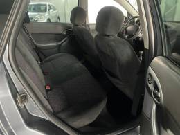 FORD - FOCUS - 2003/2003 - Cinza - R$ 19.900,00